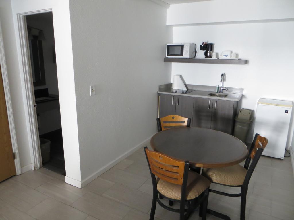 אורמונד ביץ Arya Blu Inn And Suites מראה חיצוני תמונה