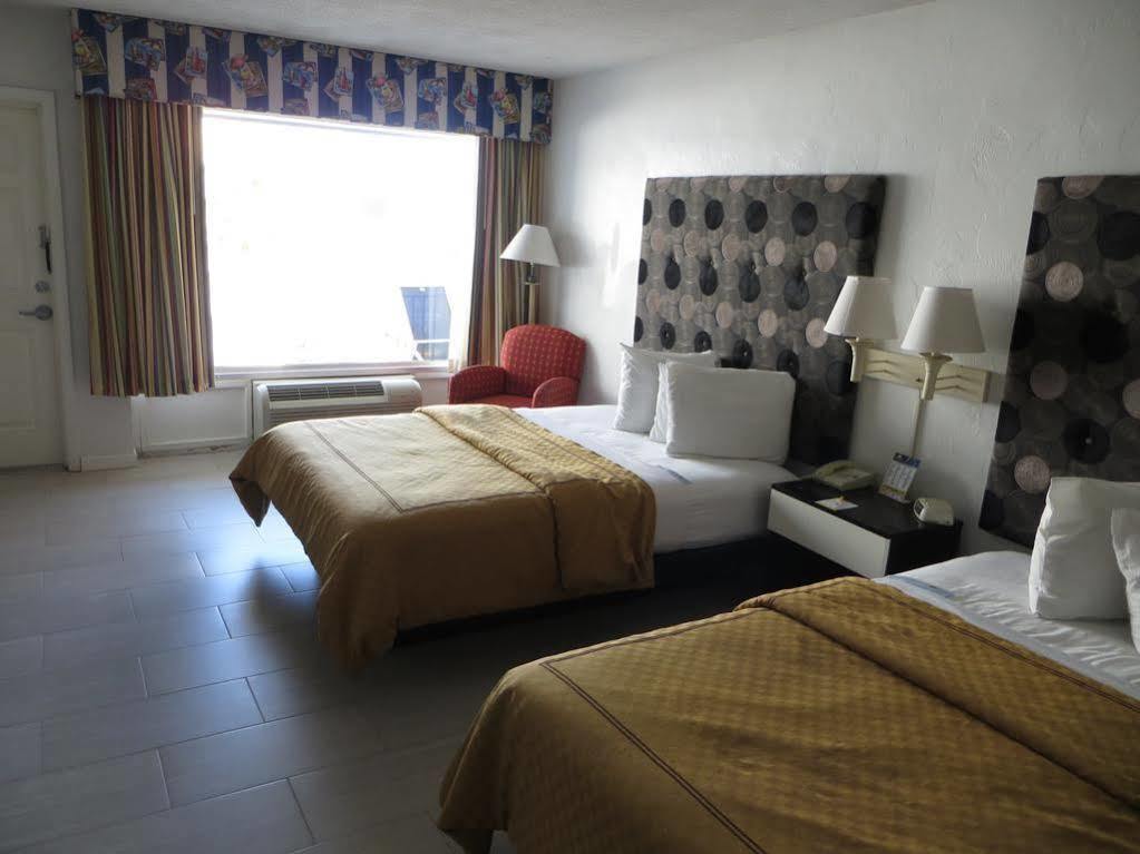 אורמונד ביץ Arya Blu Inn And Suites מראה חיצוני תמונה