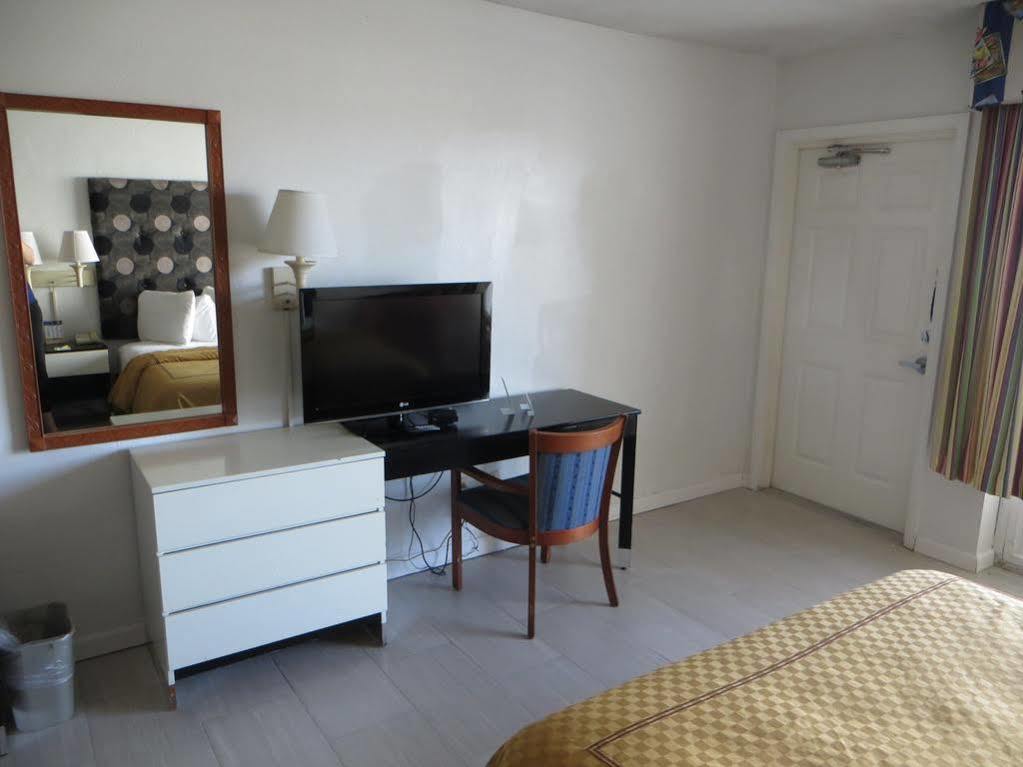 אורמונד ביץ Arya Blu Inn And Suites מראה חיצוני תמונה